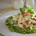 Подборка вкусных салатов с зеленым горошком